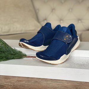 Womens Nike Sock Dart